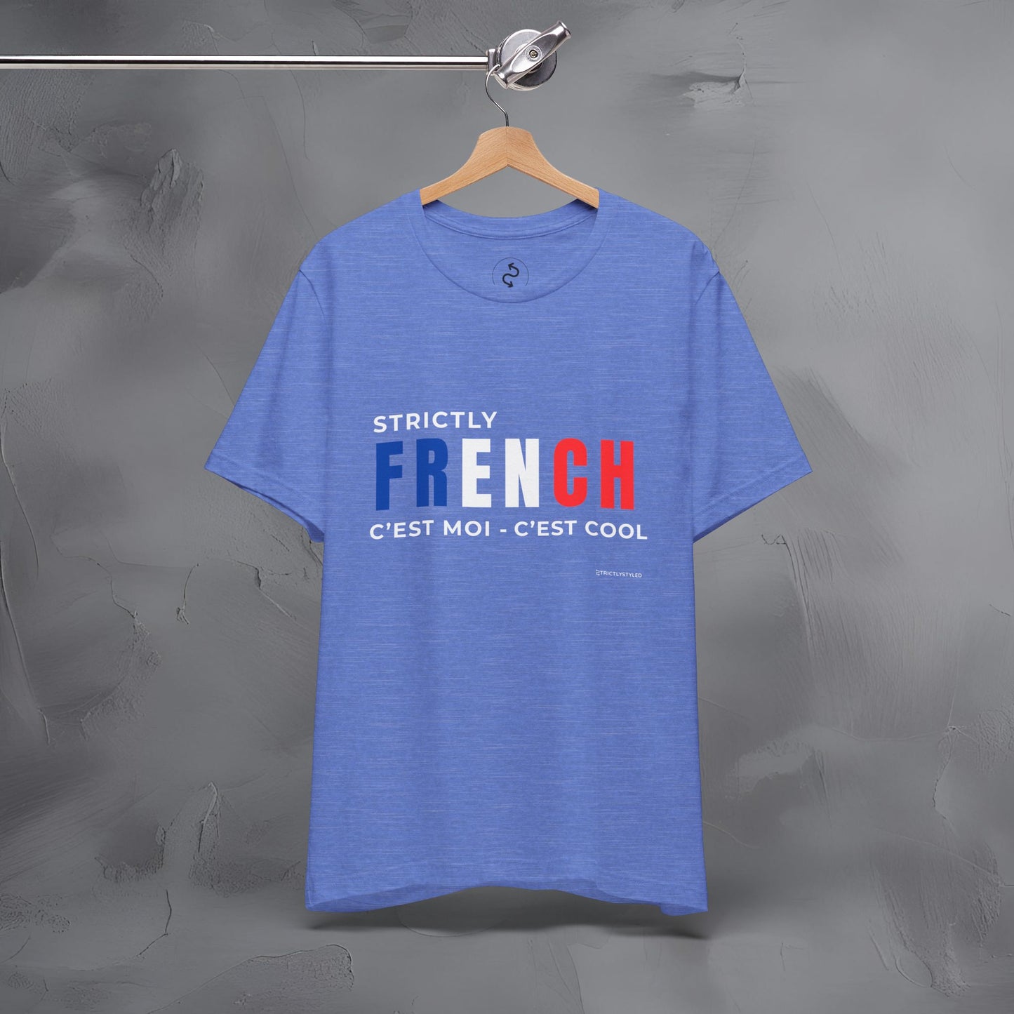 Strictly French – C’est Moi, C’est Cool T-Shirt | Fun Parisian Graphic Tee | French Lifestyle Streetwear Shirt
