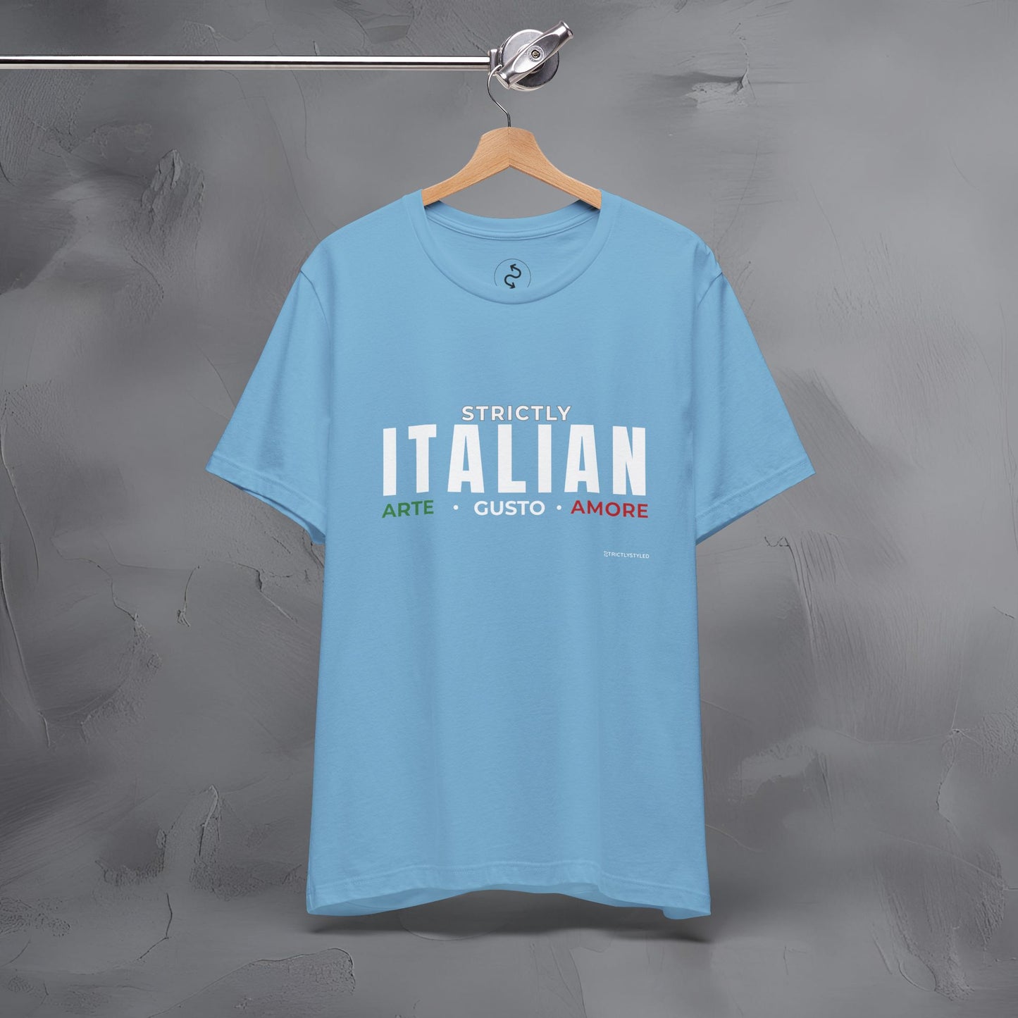 Strictly Italian – Arte, Gusto, Amore T-Shirt | Italian Culture Graphic Tee | Italy Lifestyle Streetwear Shirt
