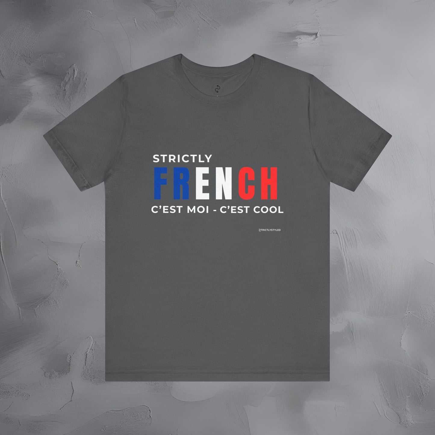 Strictly French – C’est Moi, C’est Cool T-Shirt | Fun Parisian Graphic Tee | French Lifestyle Streetwear Shirt