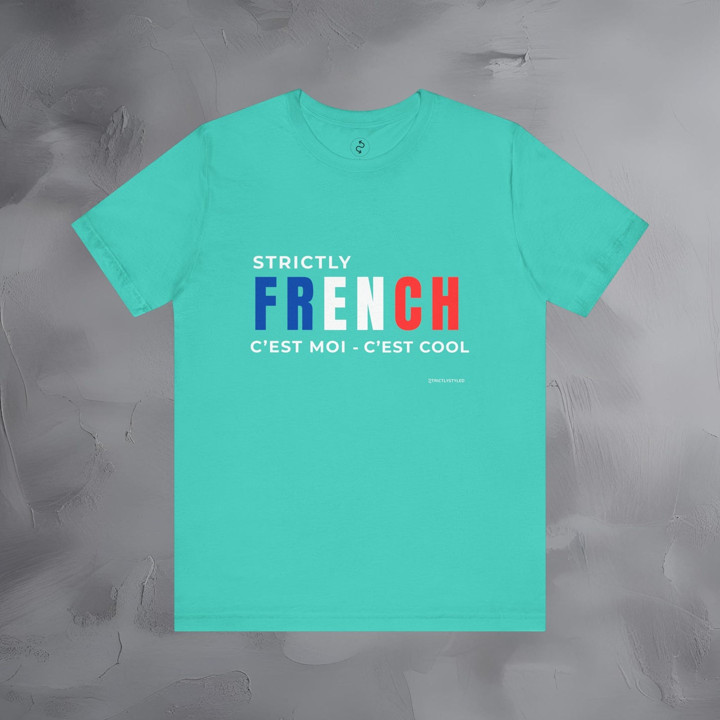 Strictly French – C’est Moi, C’est Cool T-Shirt | Fun Parisian Graphic Tee | French Lifestyle Streetwear Shirt