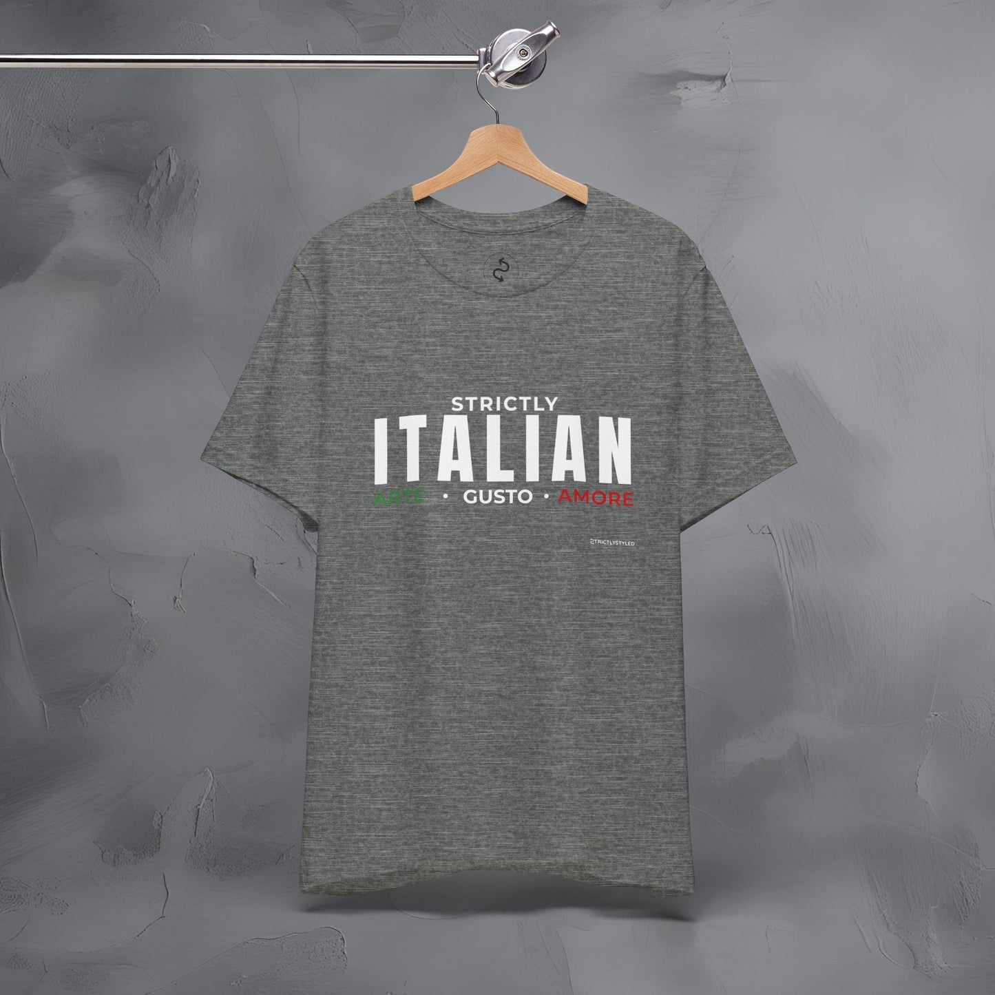 Strictly Italian – Arte, Gusto, Amore T-Shirt | Italian Culture Graphic Tee | Italy Lifestyle Streetwear Shirt
