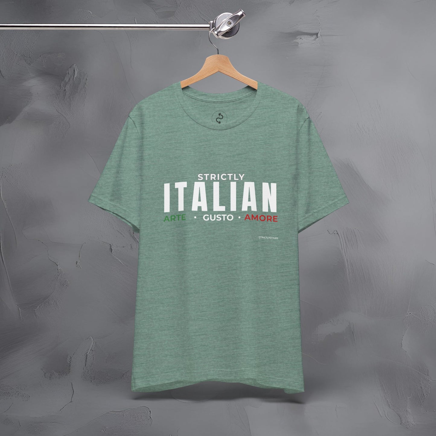 Strictly Italian – Arte, Gusto, Amore T-Shirt | Italian Culture Graphic Tee | Italy Lifestyle Streetwear Shirt