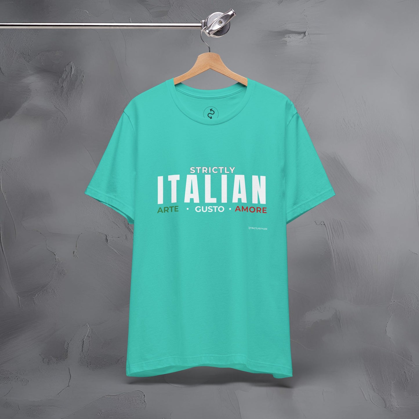 Strictly Italian – Arte, Gusto, Amore T-Shirt | Italian Culture Graphic Tee | Italy Lifestyle Streetwear Shirt